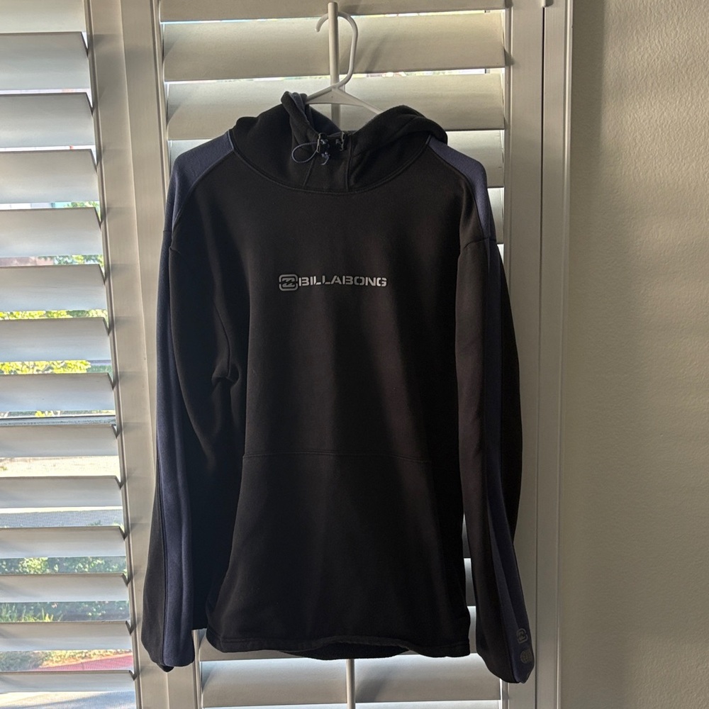 Billabong Black and Navy Pullover hoodie adventure tech